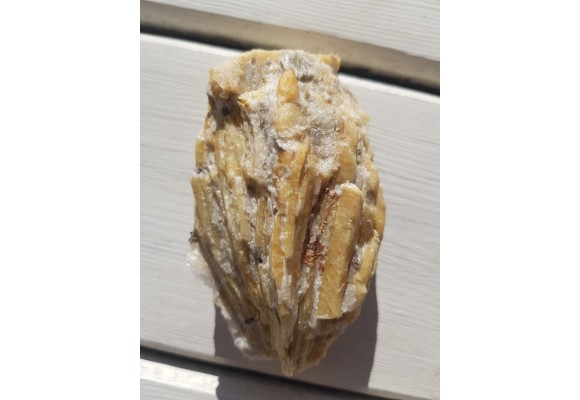 Wspaniały zrost żółtych kryształów berylu - "słońce berylowe"