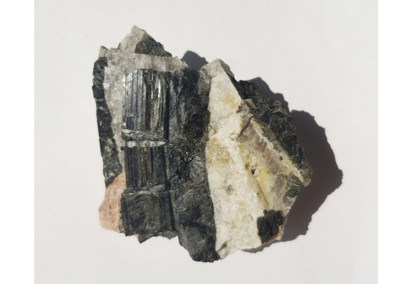 Szerl w pegmatycie z Piławy Grn.