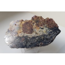 Granat z masywu Strzelina