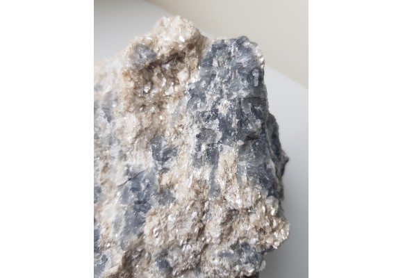 Pryzmatyn, rzadki boranokrzemian ze Szwecji