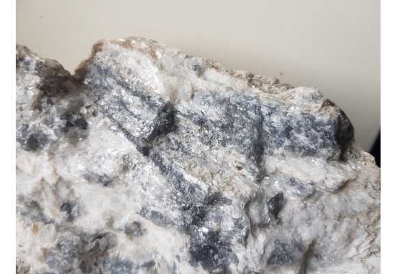 Pryzmatyn, rzadki boranokrzemian ze Szwecji