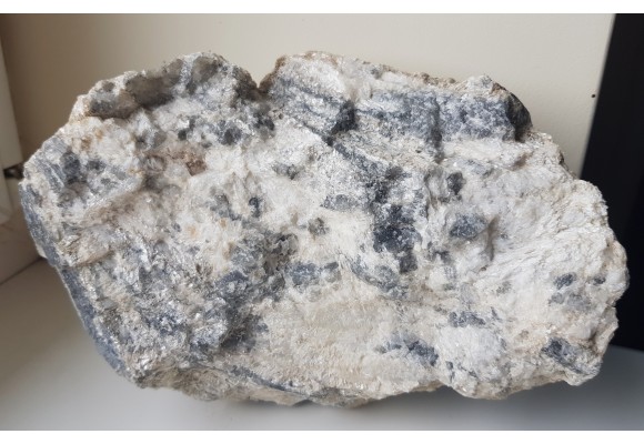 Pryzmatyn, rzadki boranokrzemian ze Szwecji