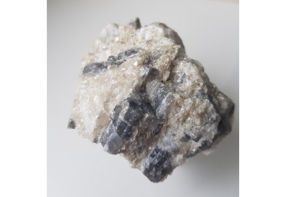 Pryzmatyn, rzadki boranokrzemian ze Szwecji