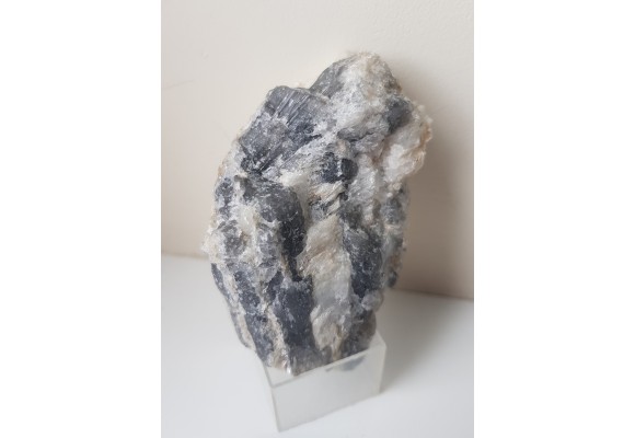 Pryzmatyn, rzadki boranokrzemian ze Szwecji