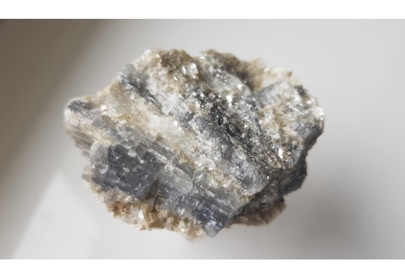 Pryzmatyn, rzadki boranokrzemian ze Szwecji