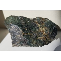 Skapolit i chalkopiryt w skarnie ze Svappavaary, Norrbotten (Szwecja)