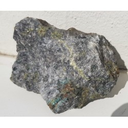 Skapolit i chalkopiryt w skarnie ze Svappavaary, Norrbotten (Szwecja)