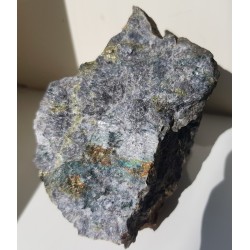 Skapolit i chalkopiryt w skarnie ze Svappavaary, Norrbotten (Szwecja)