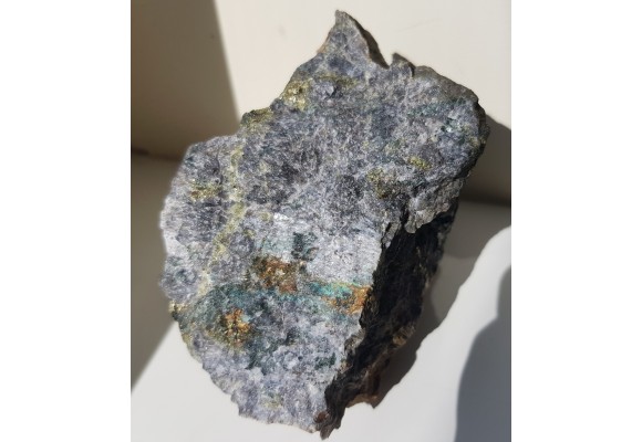 Skapolit i chalkopiryt w skarnie ze Svappavaary, Norrbotten (Szwecja)