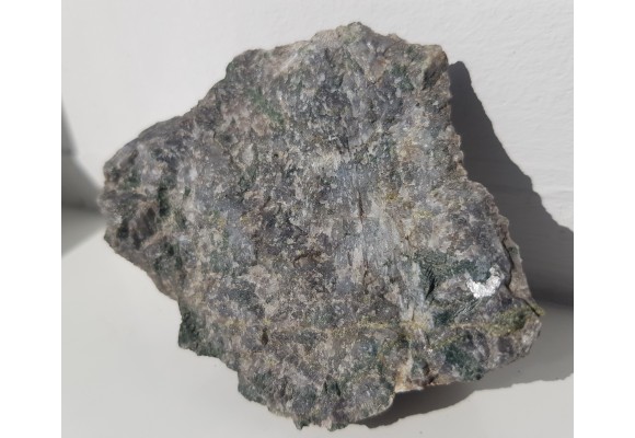 Skapolit w skarnie ze Svappavaary, Norrbotten (Szwecja)