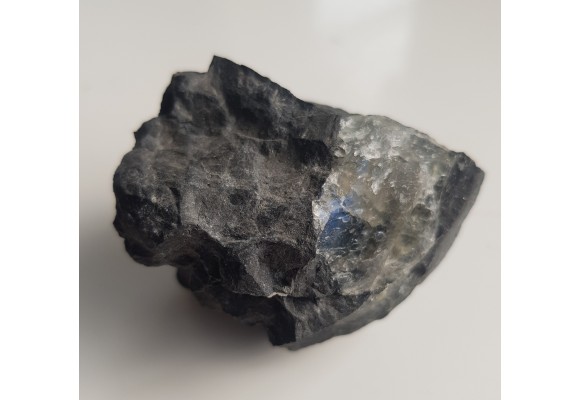 Prakryształ przezroczystego plagioklazu z bazaltu