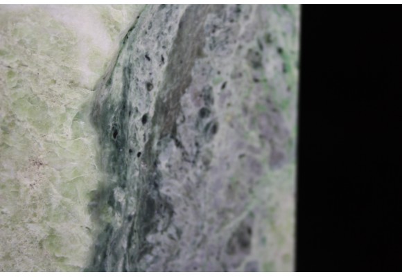 Wazon ozdobny z rodingitu