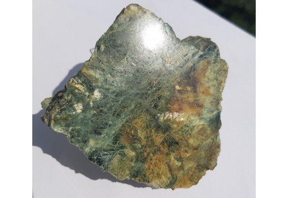 Iryzujący diopsyd ze Złotego Stoku