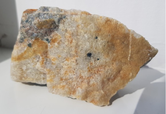 Gahnit (spinel cynkowy) z Gierczyna