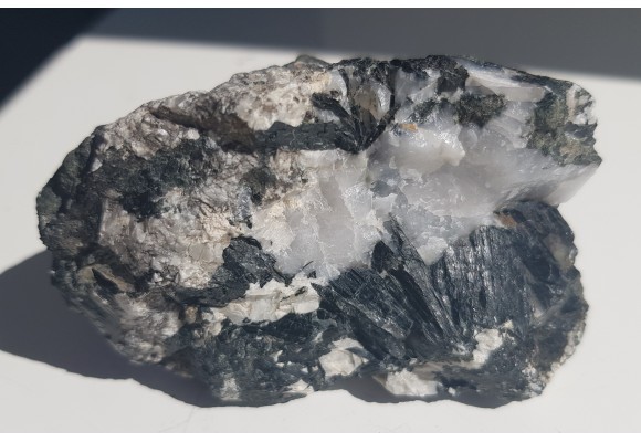 Kryształy hornblendy z Kletna