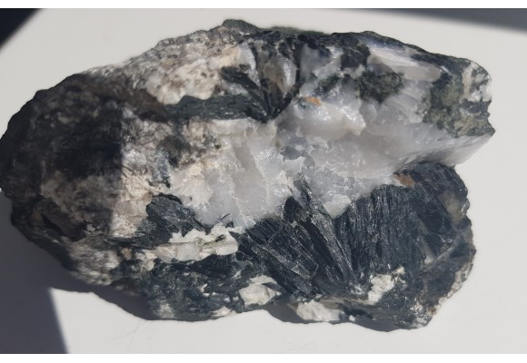 Kryształy hornblendy z Kletna