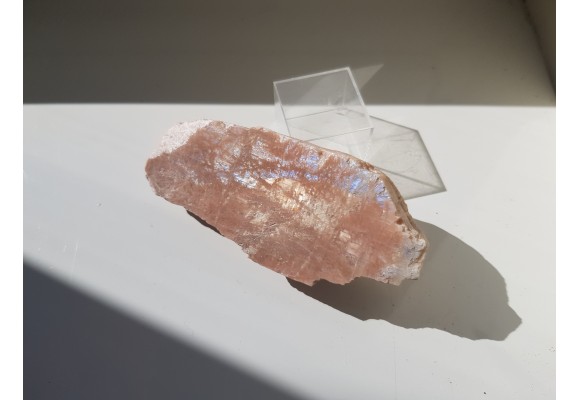 Kamień księżycowy z Łomnicy k. Jeleniej Góry