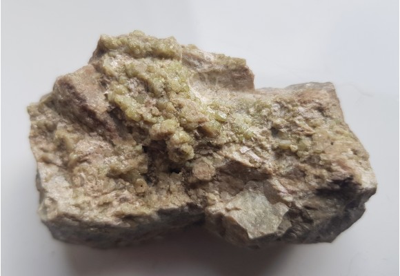 Krystaliczny wezuwian z Nasławic